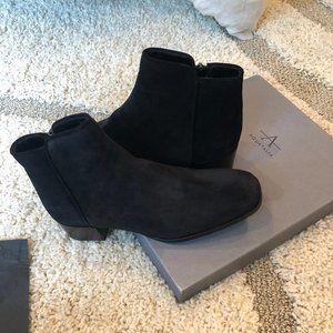 Aquatalia Fuoco Suede Black Booties